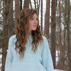 Meet your Posher, Chloe